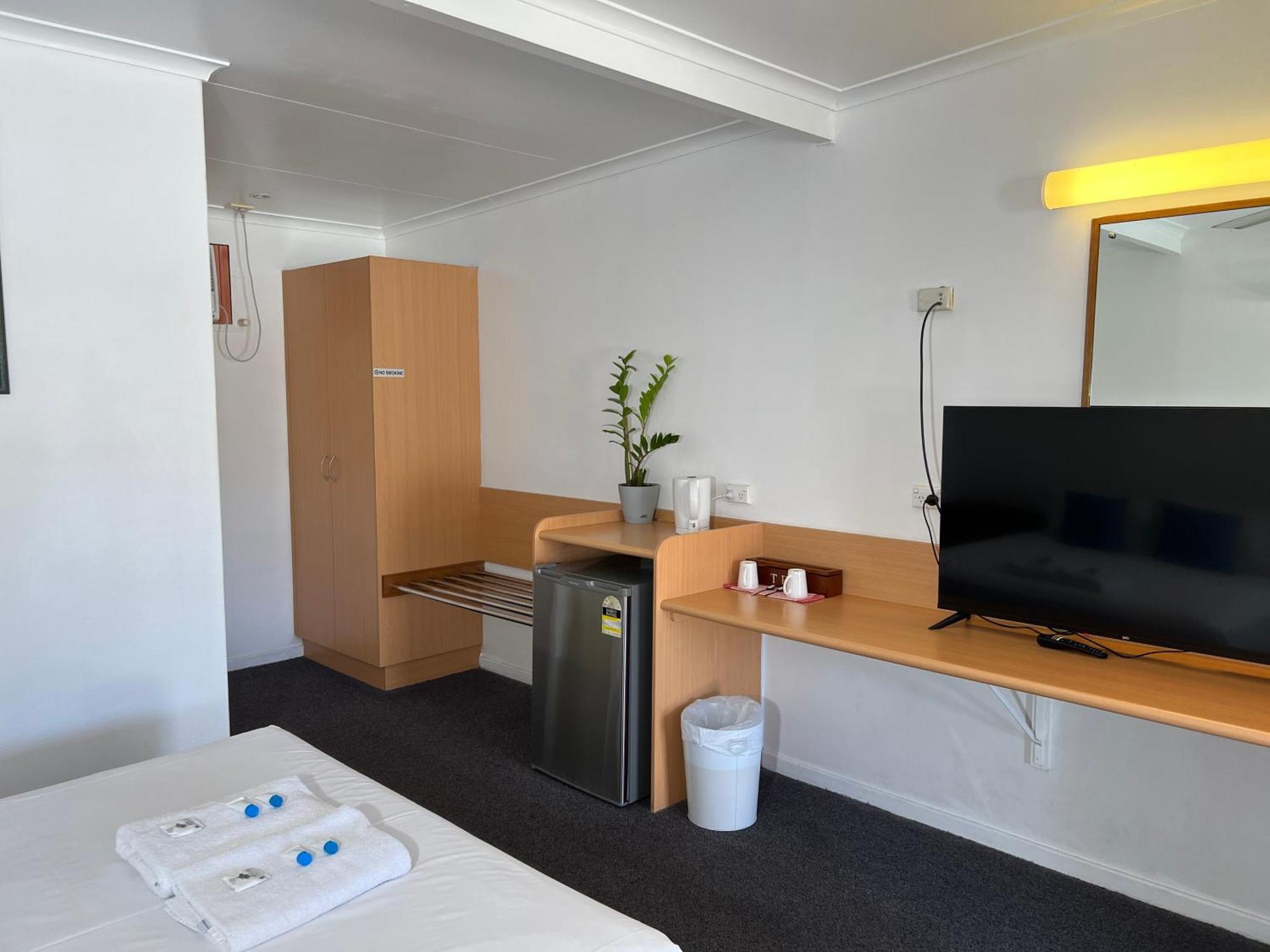 Motel Shell 3*