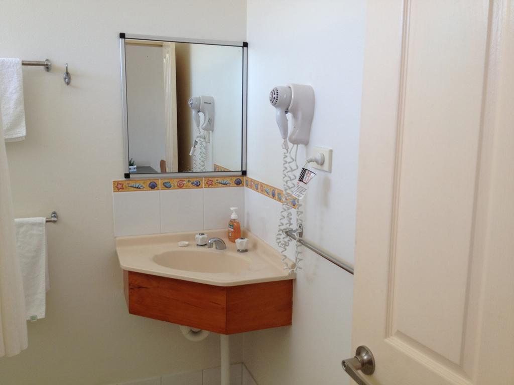 Shell Motel 3*